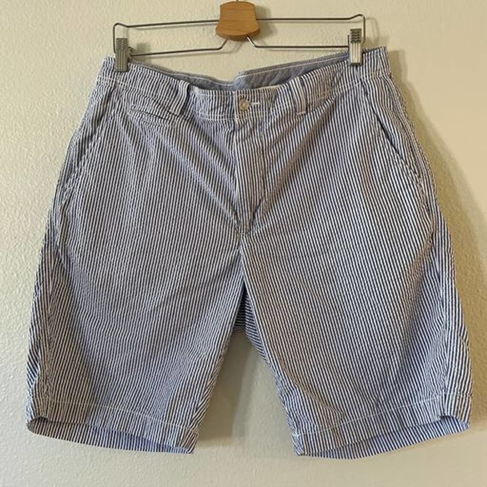 Cremieux Size 36 Mens White Blue Vertical Striped Shorts Flat Front Pockets